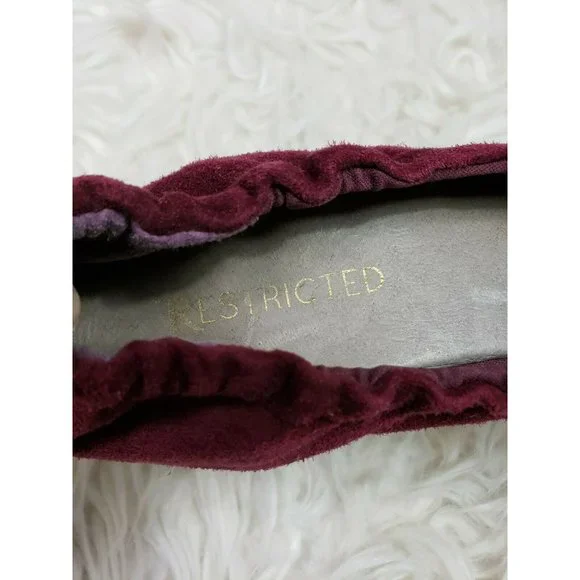 Restricted Delilah Size 9.5 Suede Wedge Pump With Flower Burgendy - Picture 3 of 3